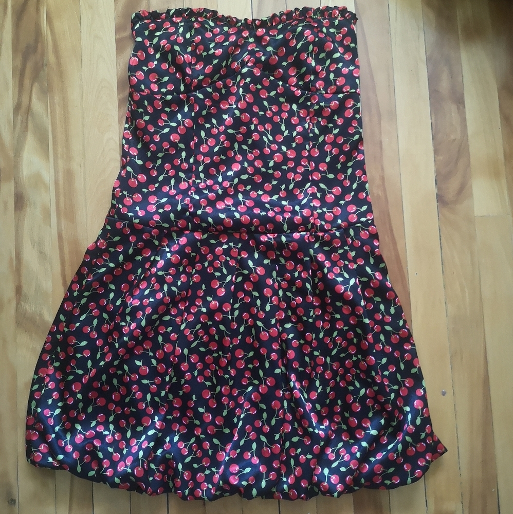 Black strapless dress